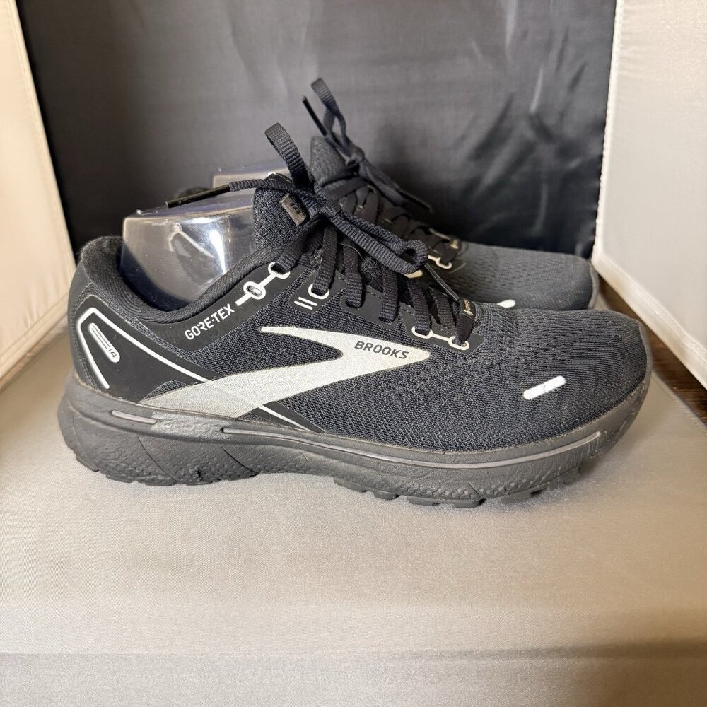 Brooks Women's Ghost 14 Black Athletic Running Shoes - Size 8.5 US